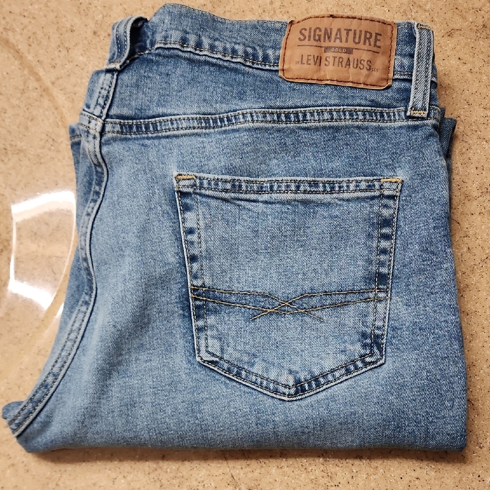 Signature by Levi Strauss Men's Blue Jeans